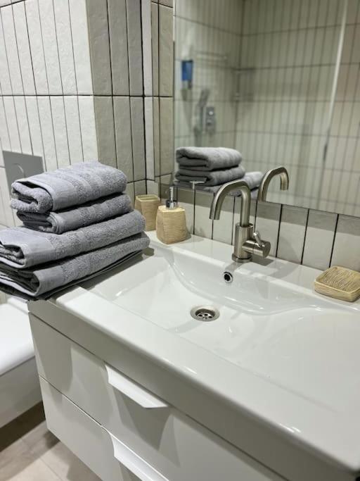 2 Bedroom On Ismail Corner Stefan Cel Mare, New Apartment, Chisinau Center! Εξωτερικό φωτογραφία