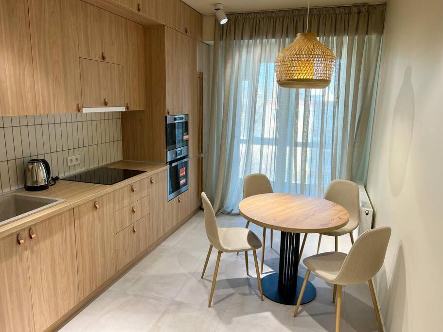 2 Bedroom On Ismail Corner Stefan Cel Mare, New Apartment, Chisinau Center! Εξωτερικό φωτογραφία